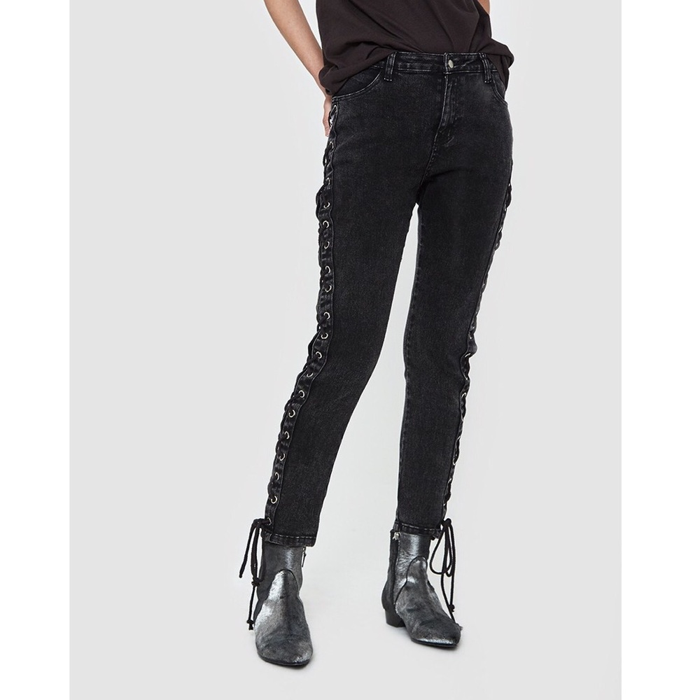 SIDE OF LACE BLACK BOYFRIEND JEANS - Picture 6 of 8